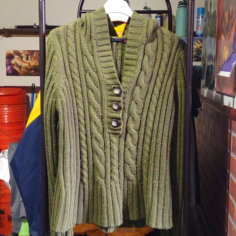 Hooded sweater